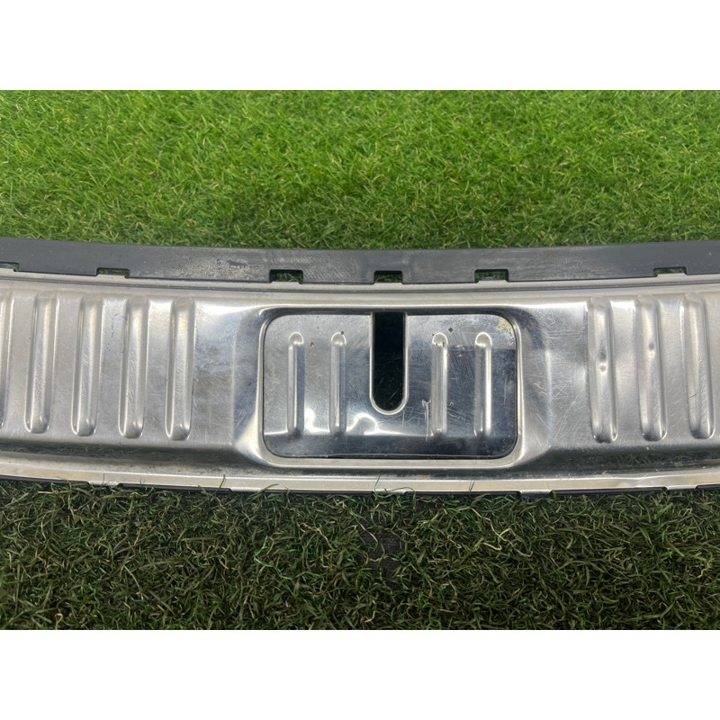 Накладка замка крышки багажника (салон) Volkswagen Touareg FL 2015 3.6 7P0863459F5R5