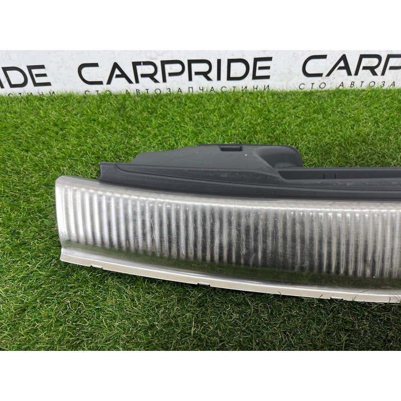 Накладка замка крышки багажника (салон) AUDI Q5 8R 2012 3.2 CALB 8R0864483C4PK