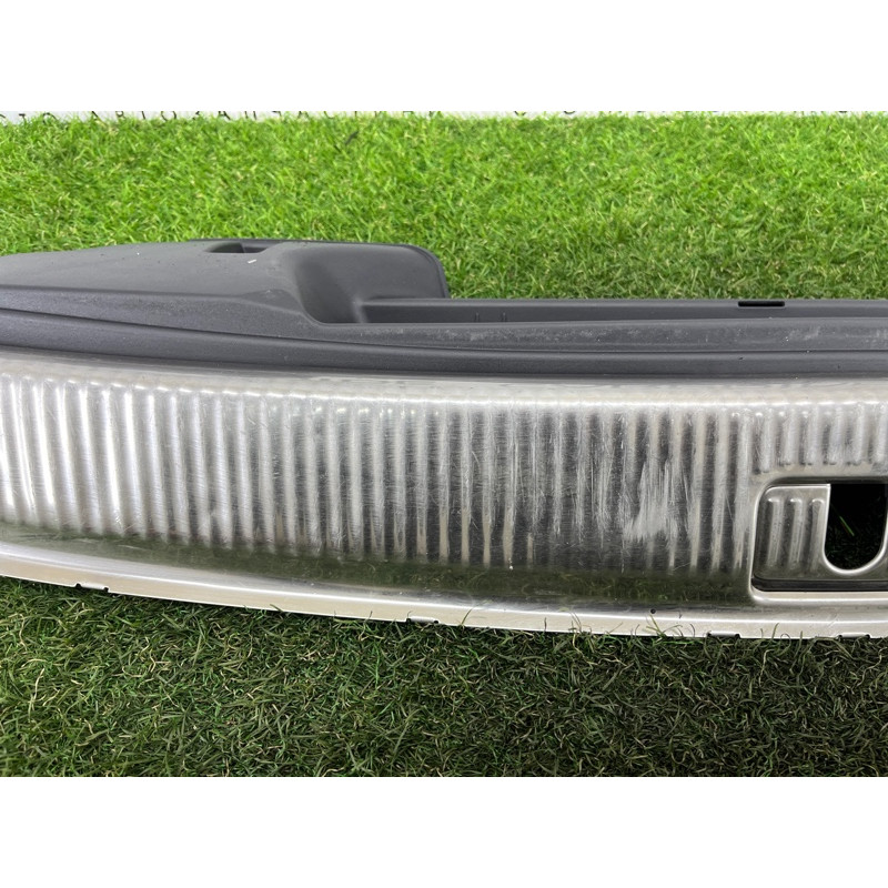 Накладка замка крышки багажника (салон) AUDI Q5 8R 2012 3.2 CALB 8R0864483C4PK