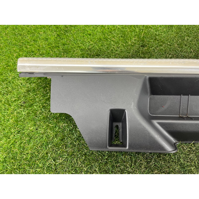 Накладка замка крышки багажника (салон) AUDI Q5 8R 2012 3.2 CALB 8R0864483C4PK