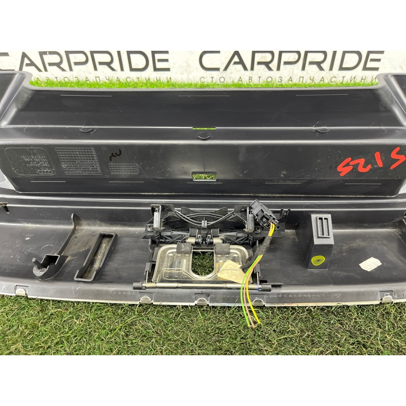Накладка замка крышки багажника (салон) AUDI Q5 8R 2012 3.2 CALB 8R0864483C4PK