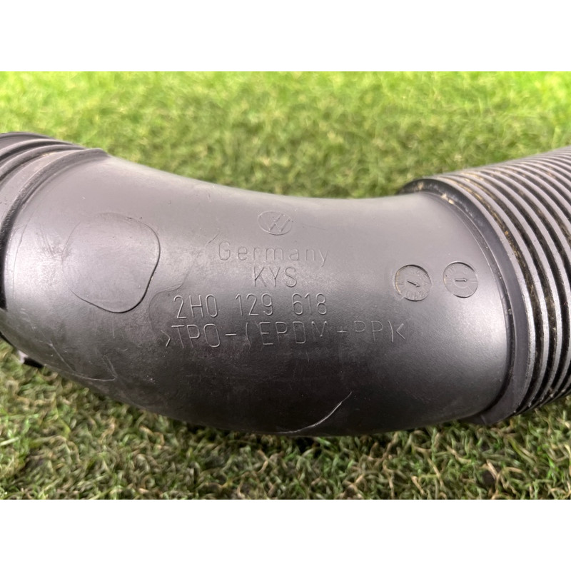 Патрубок воздушного фильтра (впускная система) Volkswagen Amarok 2H 2012 2.0 2H0129618