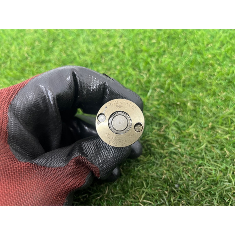 Клапан фазорегулятора (электрика двигателя) AUDI A4 B9 2017 2.0 06L109257D