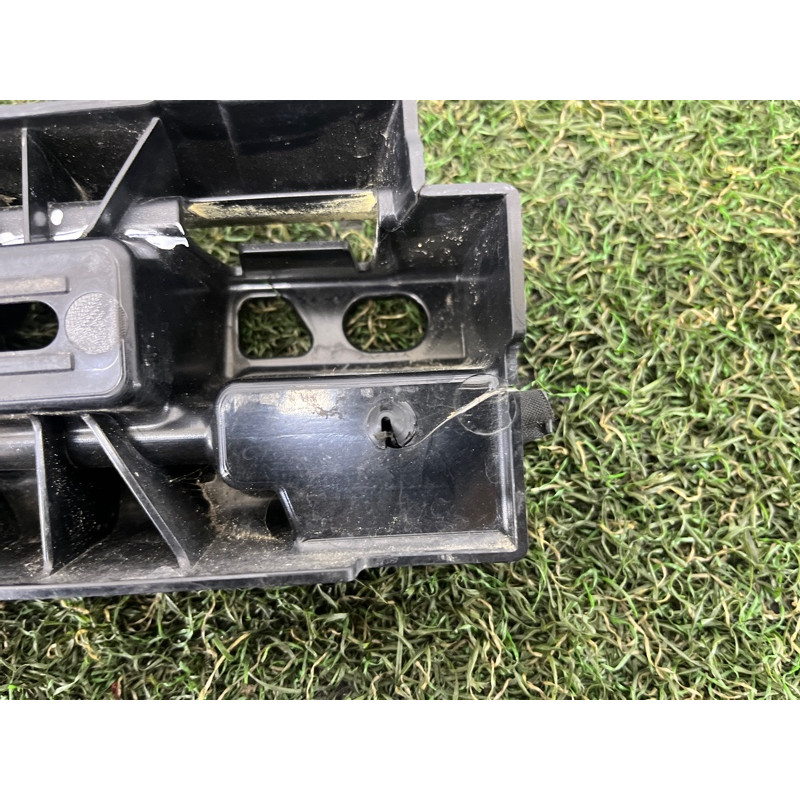 Кріплення порогу (кузов і елементи) BMW 5-series G30 2017 2.0 B46B20 51777387343