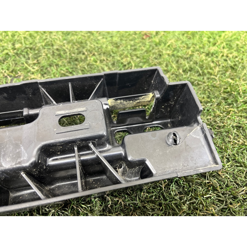 Кріплення порогу (кузов і елементи) BMW 5-series G30 2017 2.0 B46B20 51777387343