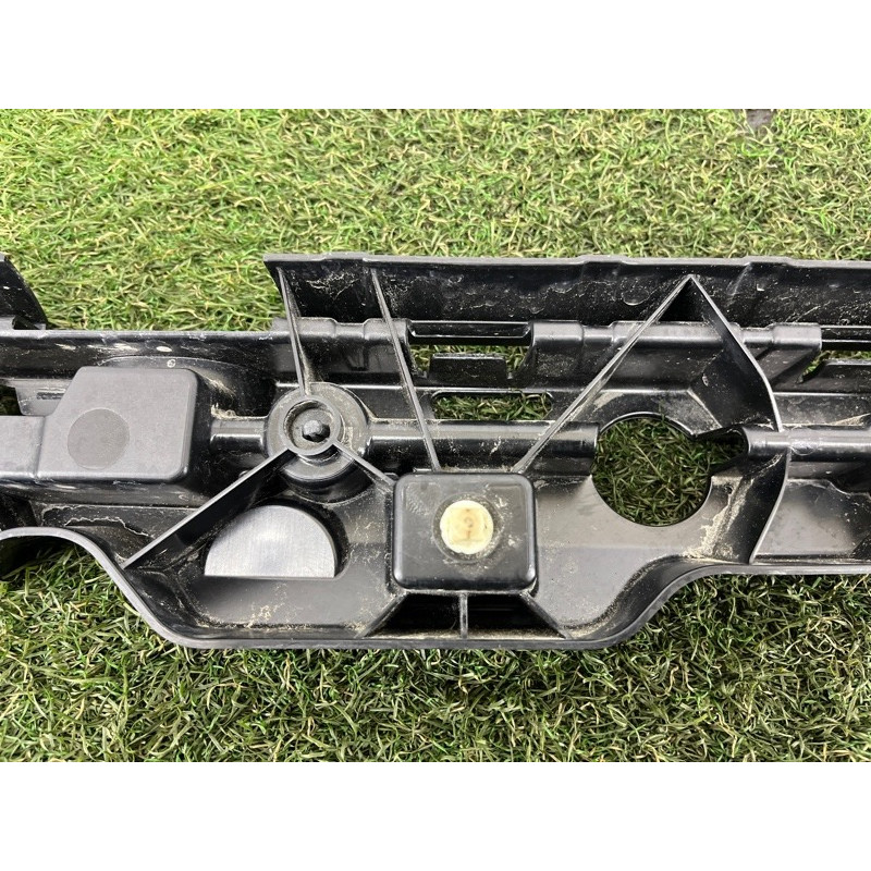 Кріплення порогу (кузов і елементи) BMW 5-series G30 2017 2.0 B46B20 51777387345