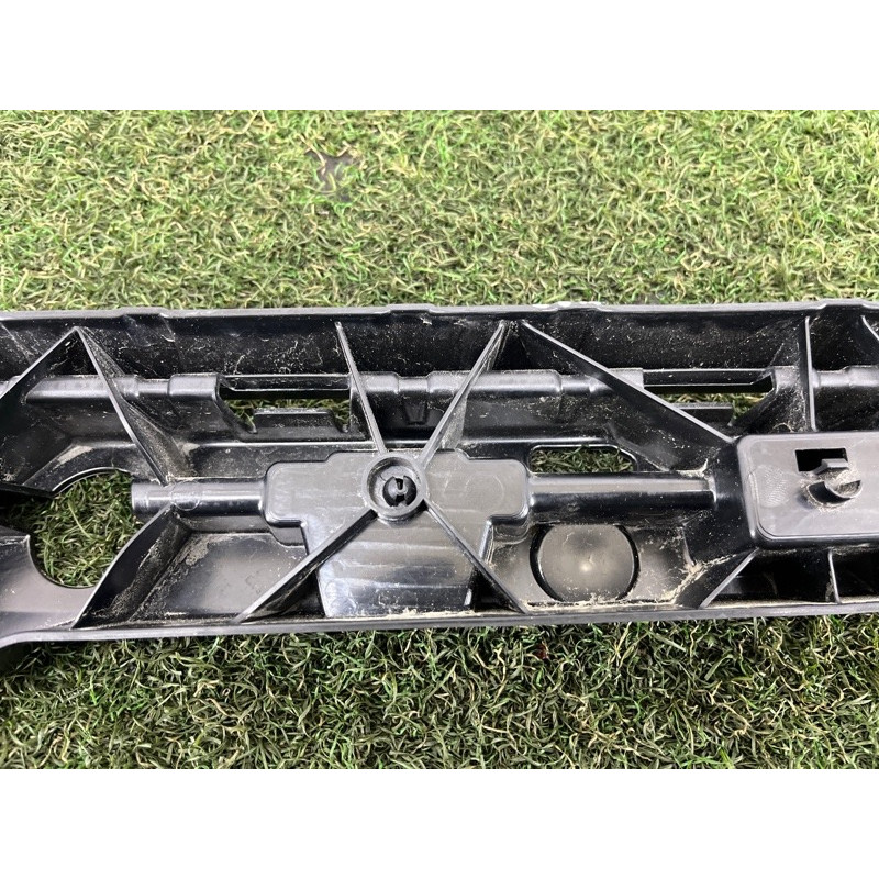 Кріплення порогу (кузов і елементи) BMW 5-series G30 2017 2.0 B46B20 51777387345