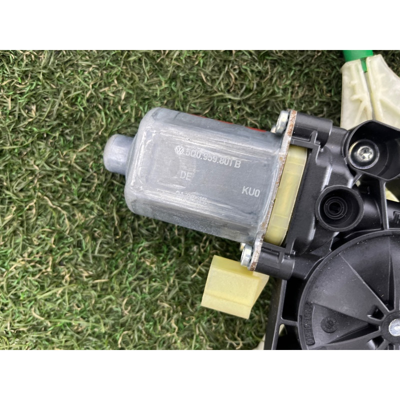 Механизм стеклоподъемника с мотором (кузов и элементы) AUDI A3 8V 2018 2.0 CZRA 8V4837462