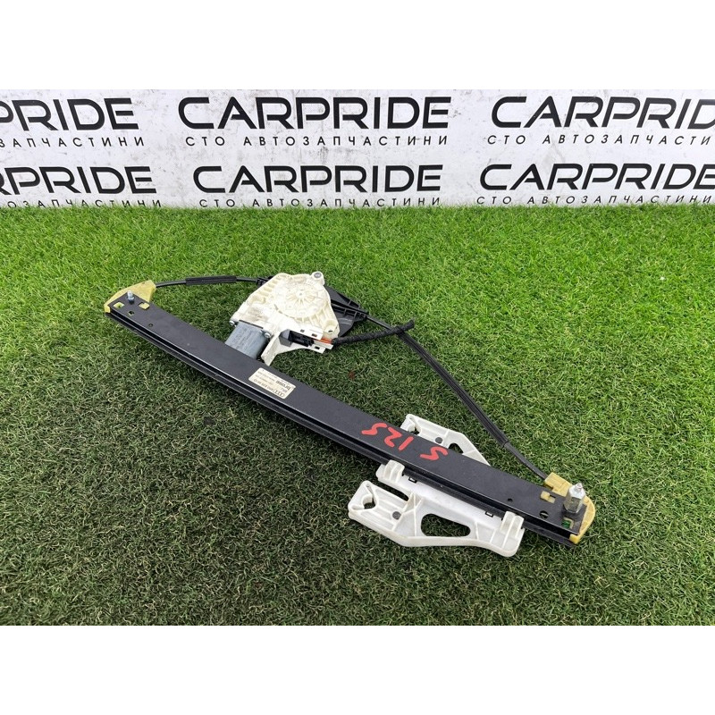 Механизм стеклоподъемника с мотором (кузов и элементы) AUDI Q5 8R 2012 3.2 CALB 8R0839461D