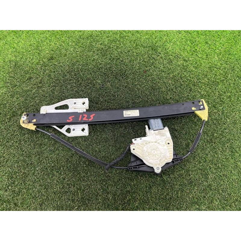 Механизм стеклоподъемника с мотором (кузов и элементы) AUDI Q5 8R 2012 3.2 CALB 8R0839461D