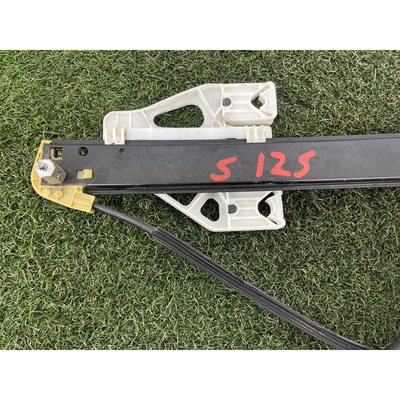 Механизм стеклоподъемника с мотором (кузов и элементы) AUDI Q5 8R 2012 3.2 CALB 8R0839461D