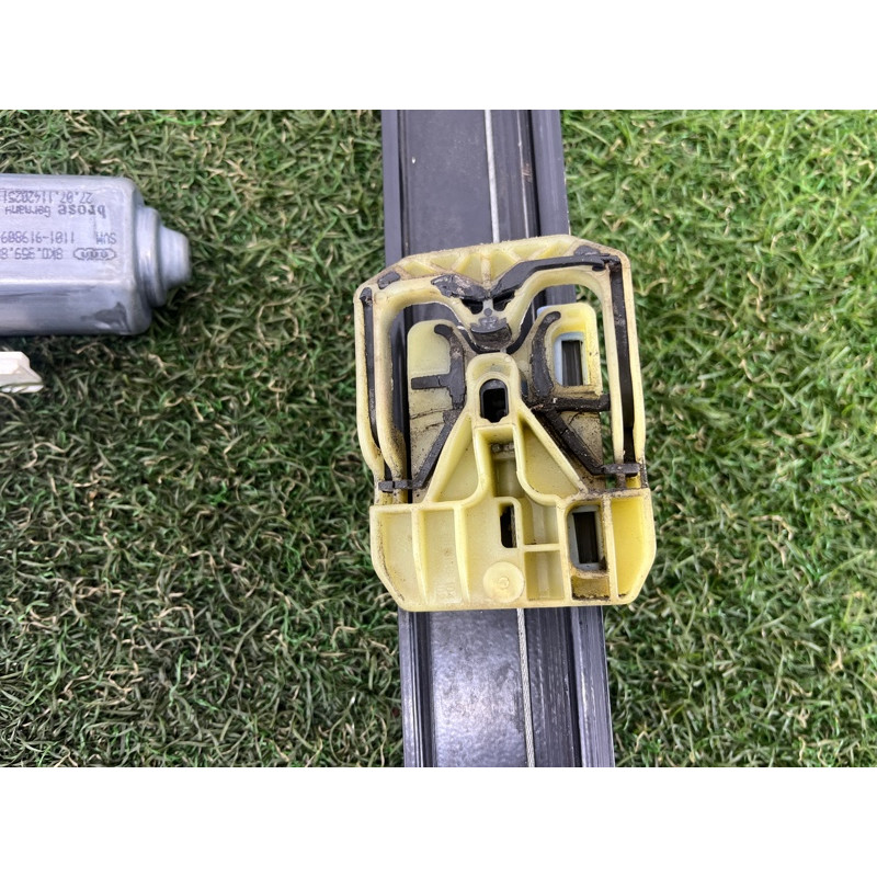 Механизм стеклоподъемника с мотором (кузов и элементы) AUDI Q5 8R 2012 3.2 CALB 8R0837462G