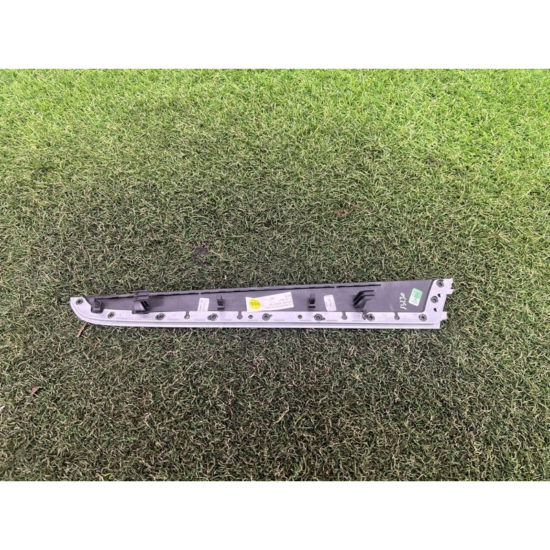 Декоративная накладка карты двери (салон) AUDI Q5 8R 2012 3.2 CALB 8R0867409B1B4