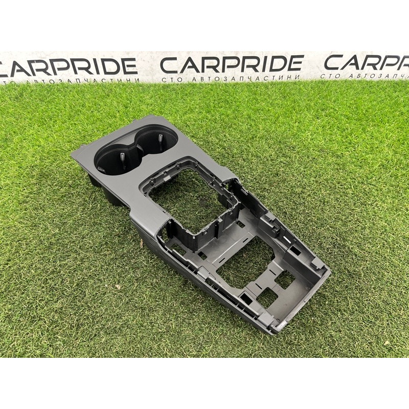 Крепление центральной консоли (салон) AUDI A3 8V 2018 2.0 CZRA 8V1864261G6PS