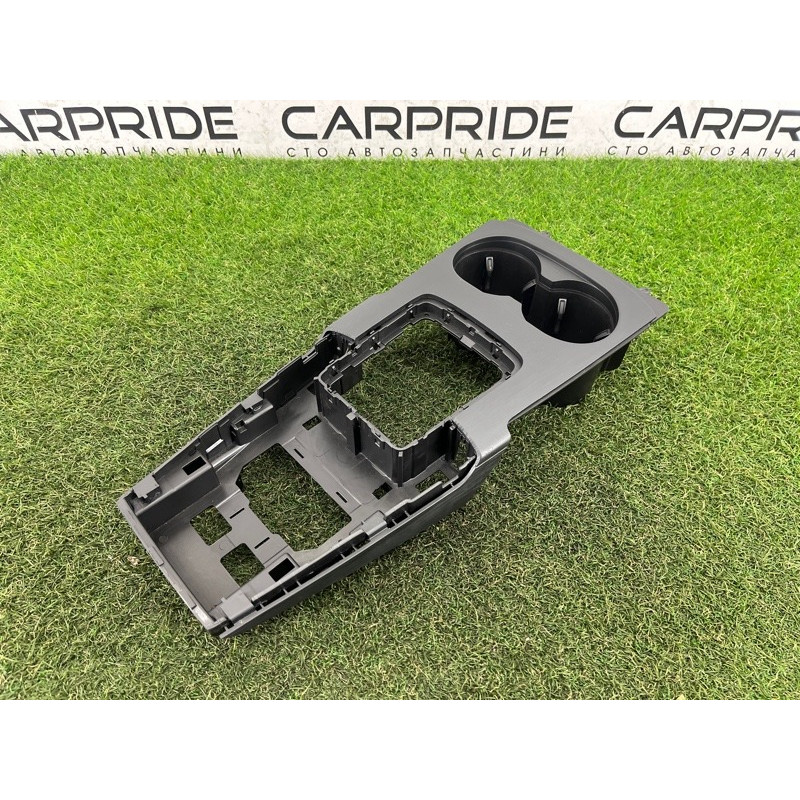 Крепление центральной консоли (салон) AUDI A3 8V 2018 2.0 CZRA 8V1864261G6PS