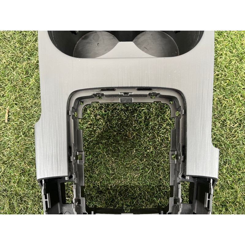 Крепление центральной консоли (салон) AUDI A3 8V 2018 2.0 CZRA 8V1864261G6PS