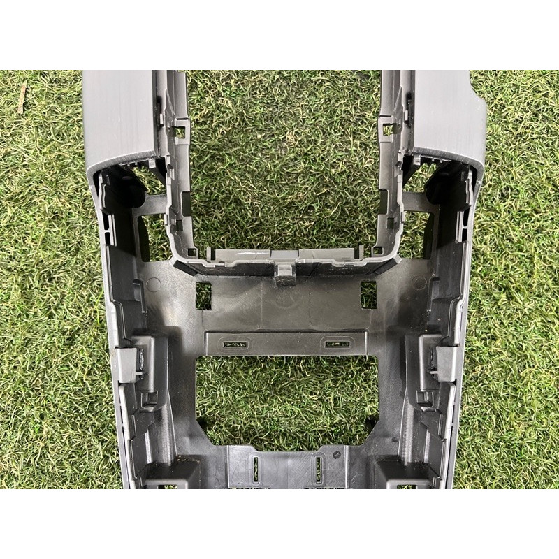 Крепление центральной консоли (салон) AUDI A3 8V 2018 2.0 CZRA 8V1864261G6PS