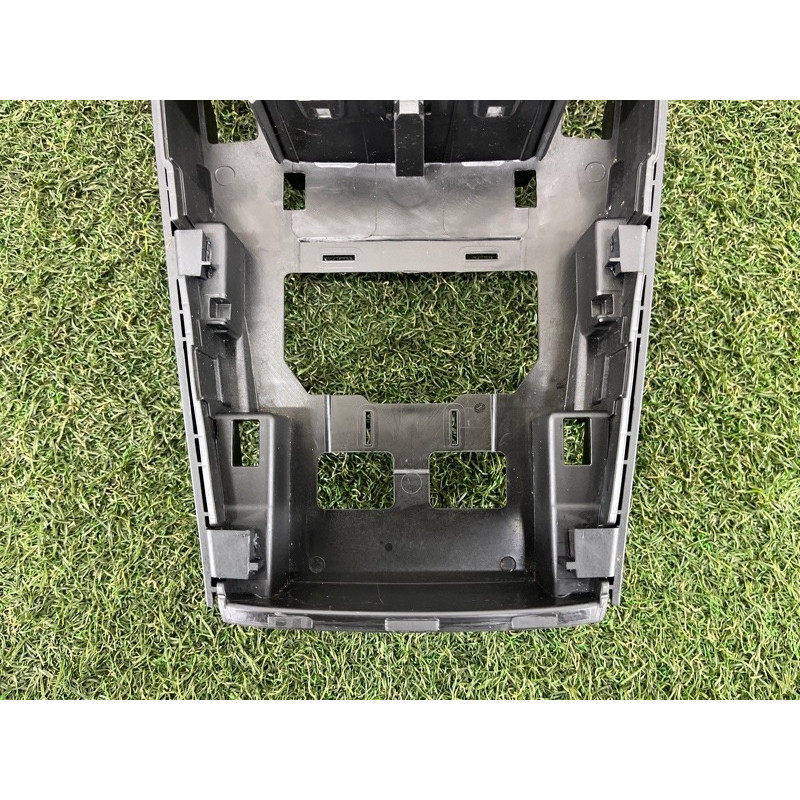 Крепление центральной консоли (салон) AUDI A3 8V 2018 2.0 CZRA 8V1864261G6PS