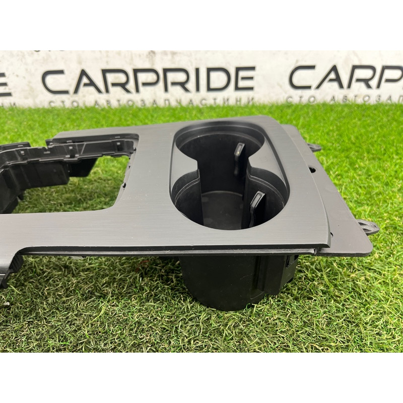 Крепление центральной консоли (салон) AUDI A3 8V 2018 2.0 CZRA 8V1864261G6PS