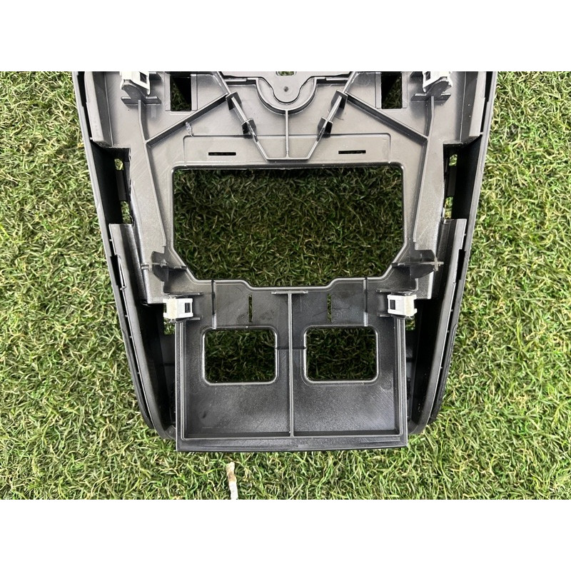 Крепление центральной консоли (салон) AUDI A3 8V 2018 2.0 CZRA 8V1864261G6PS