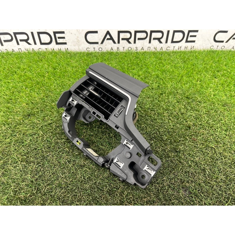 Дефлектор воздуховода (салон) AUDI A4 B9 2017 2.0 8W1820901B6PS