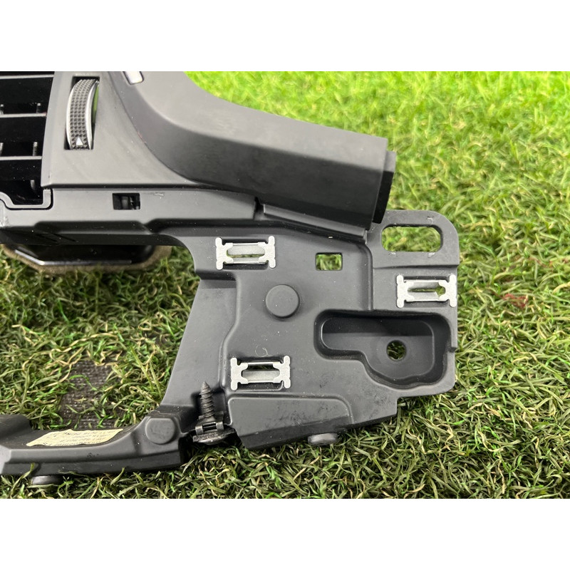 Дефлектор воздуховода (салон) AUDI A4 B9 2017 2.0 8W1820901B6PS