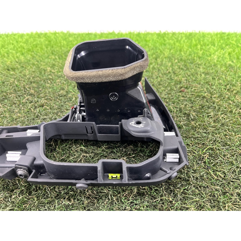 Дефлектор воздуховода (салон) AUDI A4 B9 2017 2.0 8W1820901B6PS