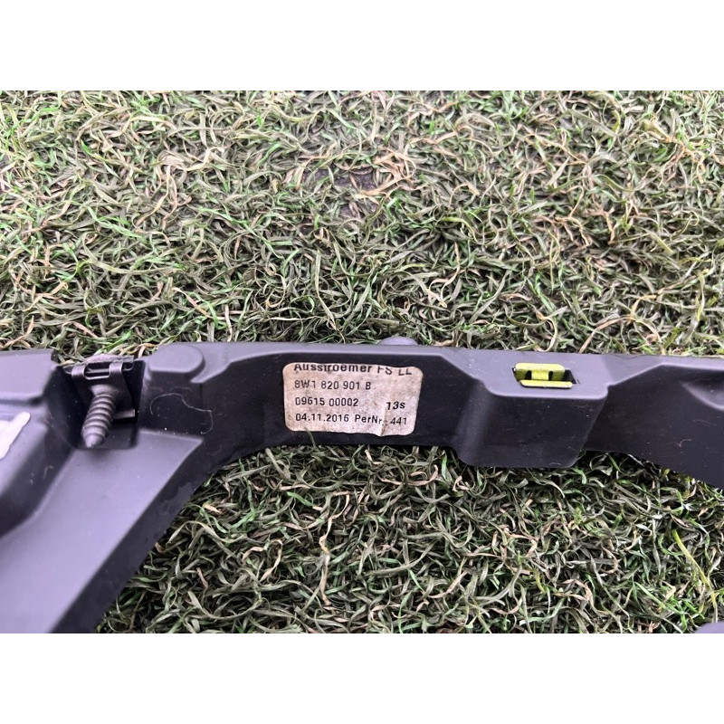 Дефлектор воздуховода (салон) AUDI A4 B9 2017 2.0 8W1820901B6PS