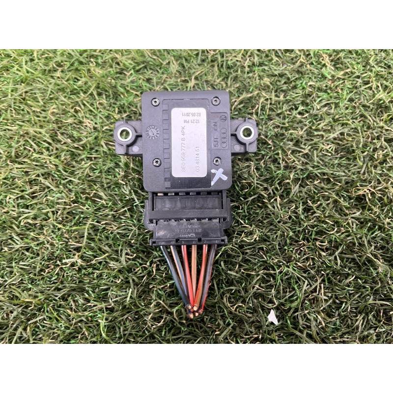 Кнопка регулировки сиденья (электрика / кнопки) AUDI Q5 8R 2012 3.2 CALB 8E0959777B4PK