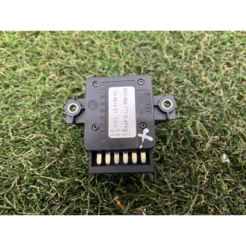 Кнопка регулировки сиденья (электрика / кнопки) AUDI Q5 8R 2012 3.2 CALB 8E0959777B4PK