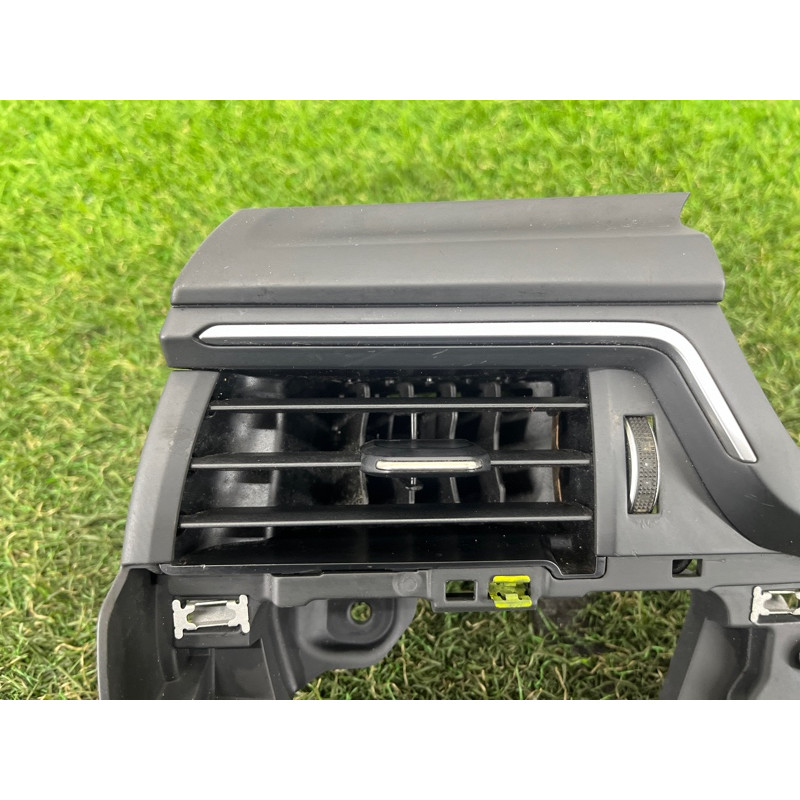 Дефлектор воздуховода (салон) AUDI A4 B9 2017 2.0 8W1820901B6PS