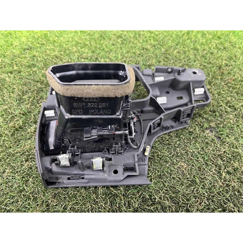 Дефлектор воздуховода (салон) AUDI A4 B9 2017 2.0 8W1820901B6PS