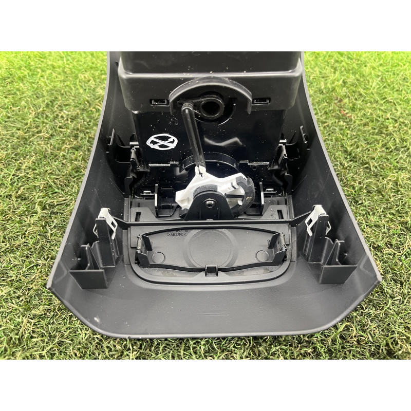 Накладка центральной консоли (салон) AUDI A3 8V 2018 2.0 CZRA 8V0864376B6PS