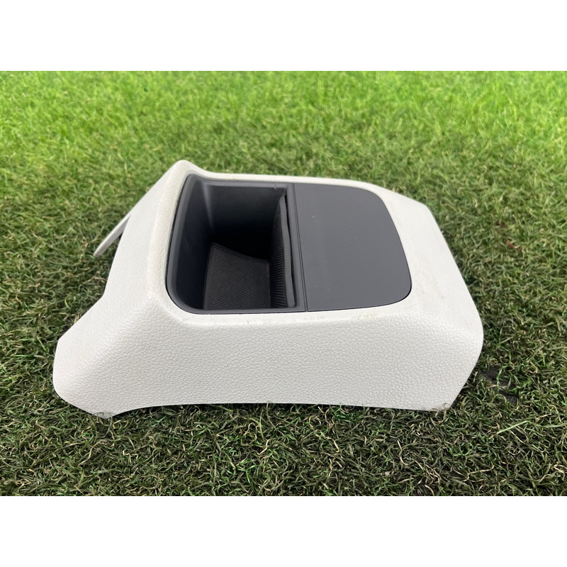 Накладка центральной консоли (салон) AUDI A3 8V 2015 1.8 8V0864376BBC5