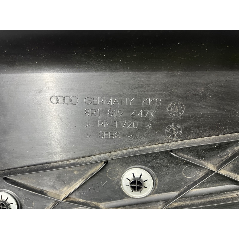 Жабо (кузов и элементы) AUDI Q5 8R 2012 3.2 CALB 8R1819447C01C