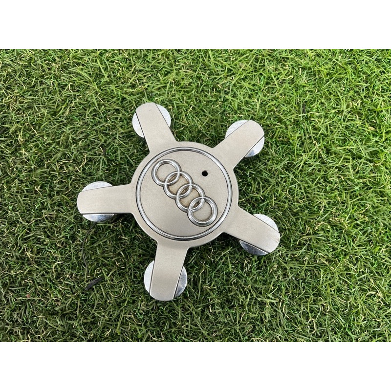 Колпачок колеса декоративный (аксессуары) AUDI Q5 8R 2012 3.2 CALB 8R0601165