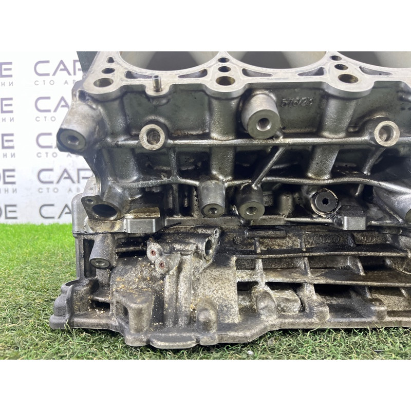 Блок цилиндров (двигатель и элементы) AUDI Q5 8R 2012 3.2 CALB 06E103023
