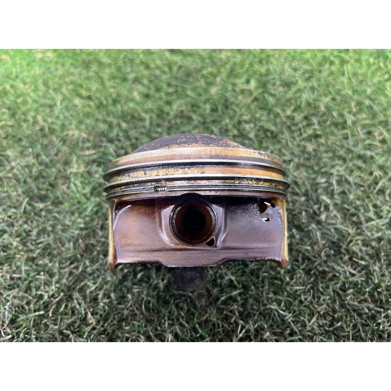 Поршень (двигатель и элементы) AUDI Q5 8R 2012 3.2 CALB 06E107066BS