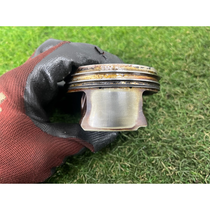 Поршень (двигатель и элементы) AUDI Q5 8R 2012 3.2 CALB 06E107066BS