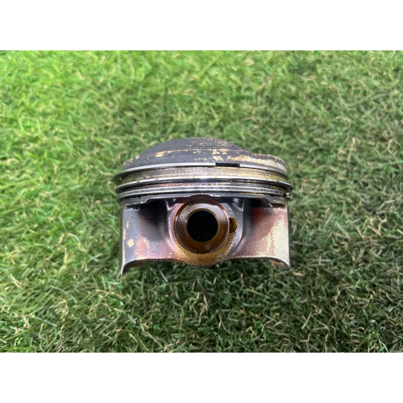 Поршень (двигатель и элементы) AUDI A3 8V 2015 1.8 06K107065G