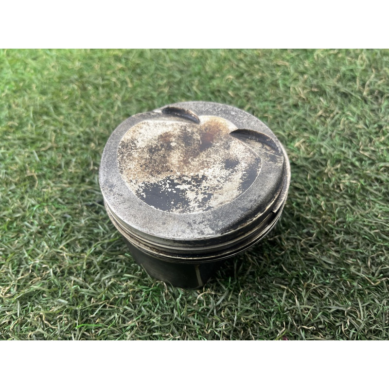 Поршень (двигатель и элементы) AUDI A3 8V 2015 1.8 06K107065G