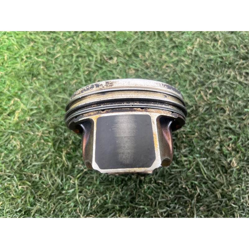 Поршень (двигатель и элементы) AUDI A3 8V 2015 1.8 06K107065G