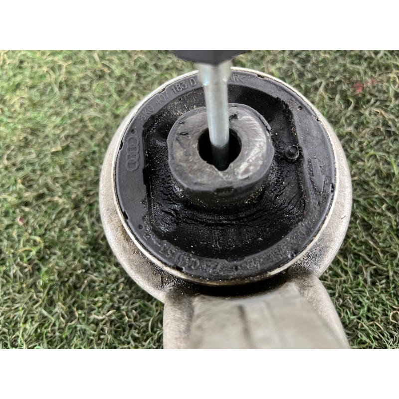 Рычаг подвески (подвеска) AUDI Q5 8R 2012 3.2 CALB 8K0407694Q