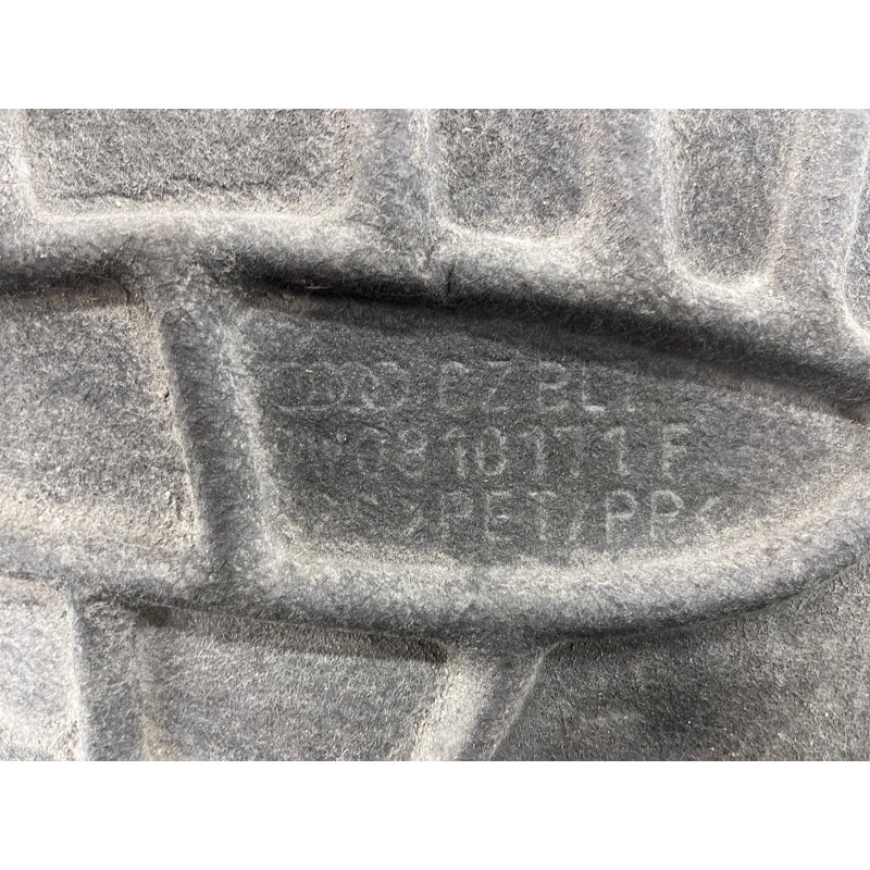 Подкрылок (кузов и элементы) AUDI A4 B9 2017 2.0 8W0810171F