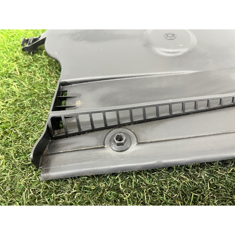 Накладка на жабо (кузов и элементы) BMW 2-series F22 2015 2.0 51717405636