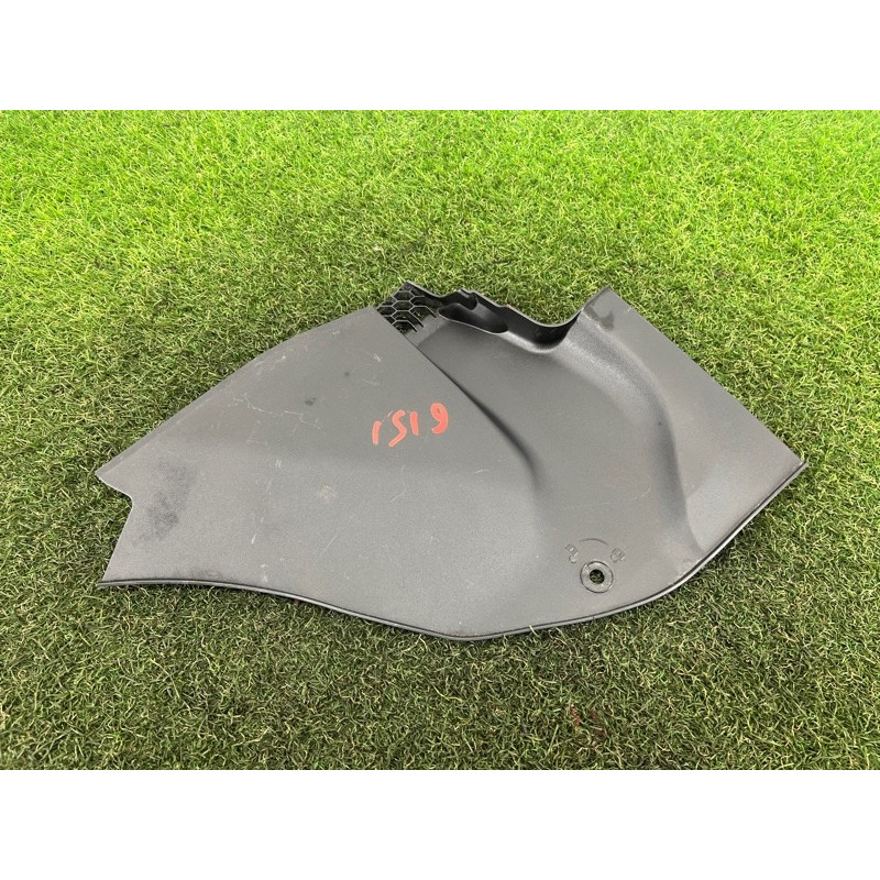 Накладка на жабо (кузов і елементи) BMW 5-series G30 2017 2.0 B46B20 51717388715