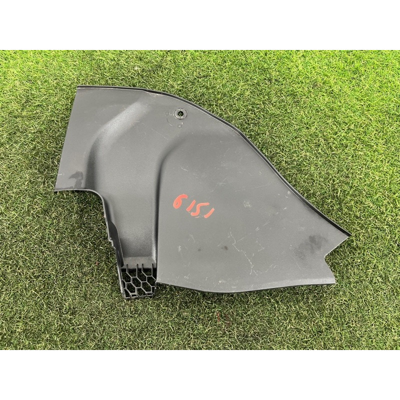 Накладка на жабо (кузов і елементи) BMW 5-series G30 2017 2.0 B46B20 51717388715