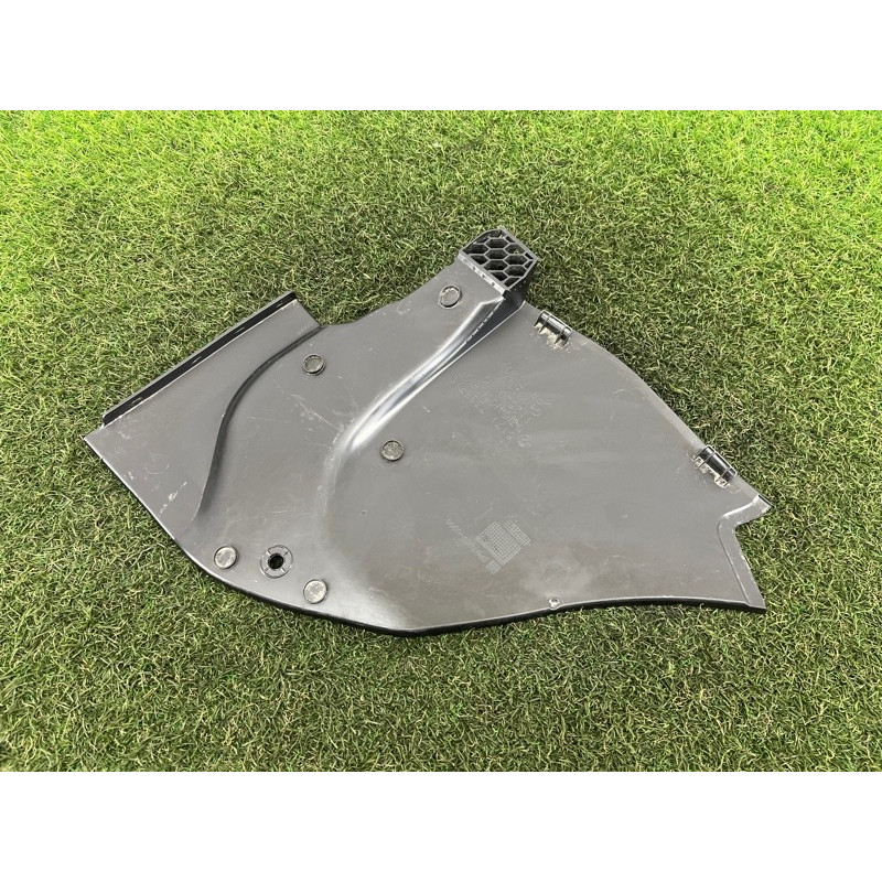 Накладка на жабо (кузов і елементи) BMW 5-series G30 2017 2.0 B46B20 51717388715