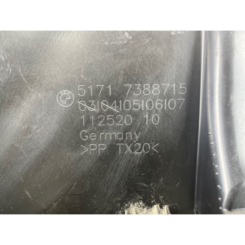 Накладка на жабо (кузов і елементи) BMW 5-series G30 2017 2.0 B46B20 51717388715