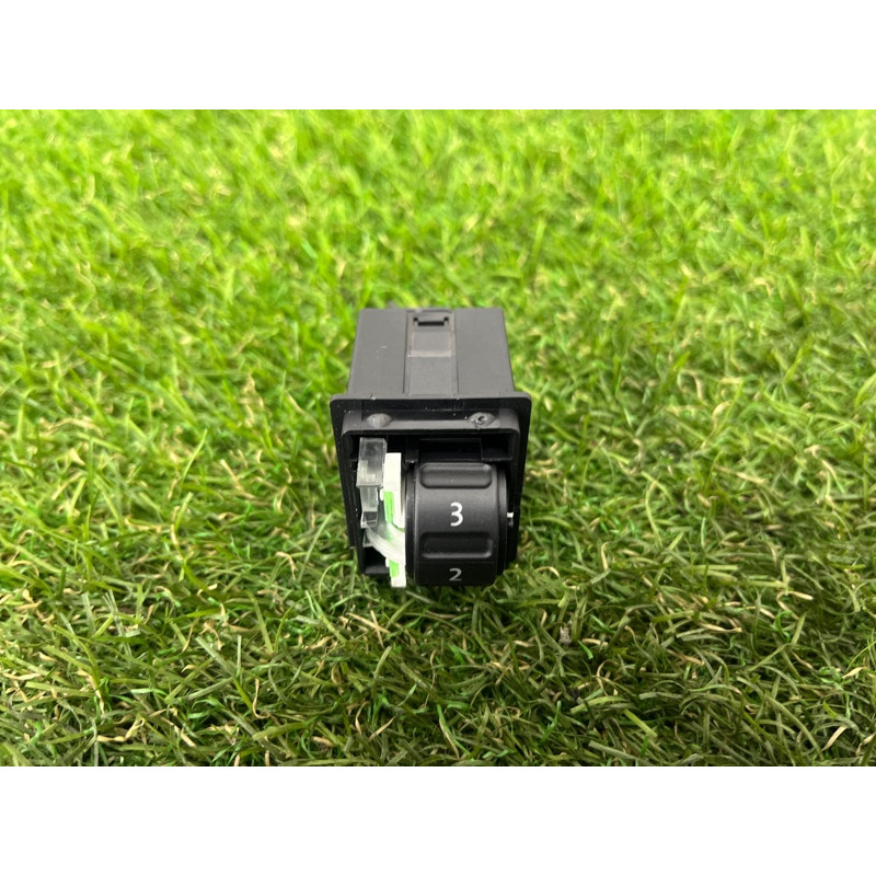 Кнопка коректора фар (електрика / кнопки) Volkswagen Touareg II NF 2013 3.0 7P6941333